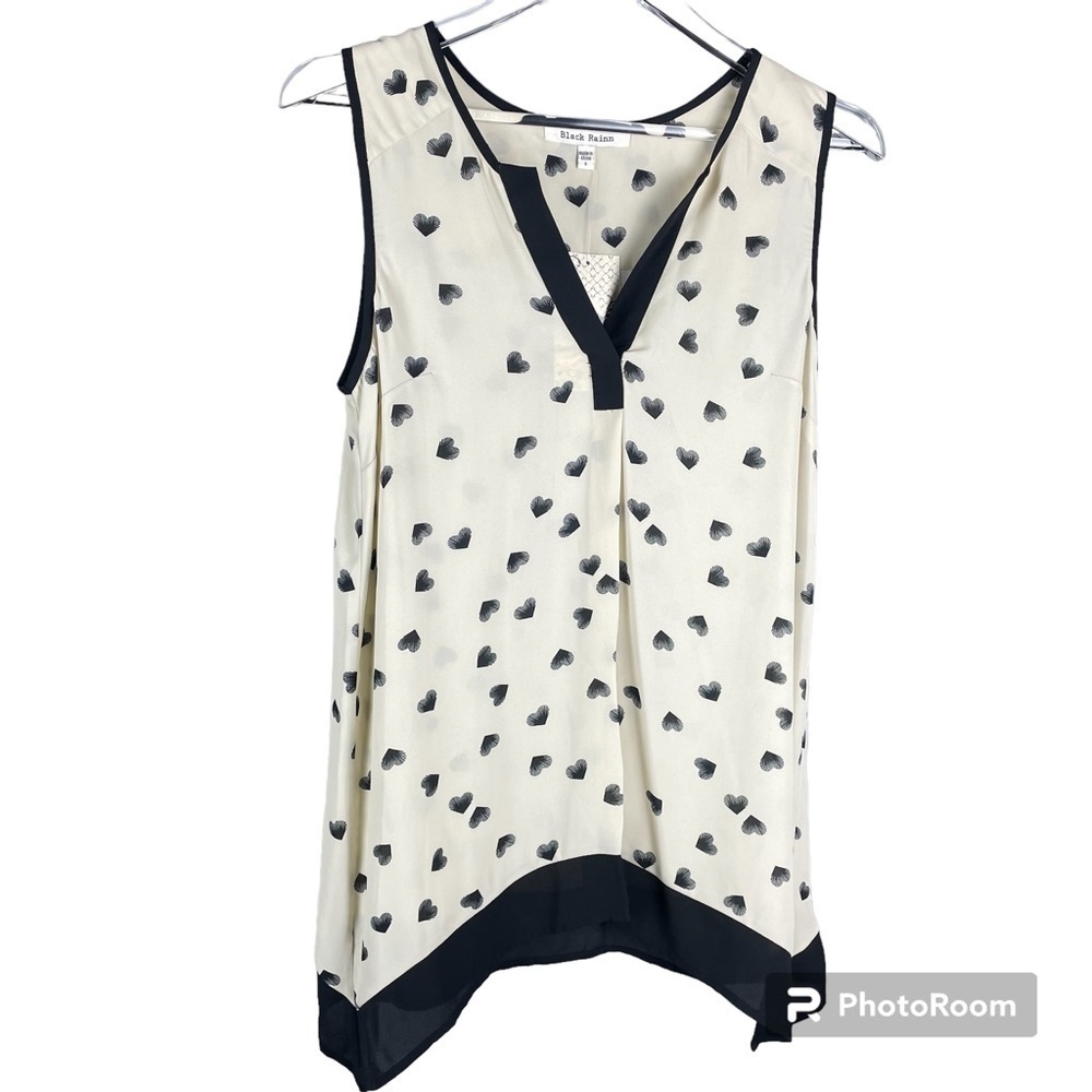 BLACK Rainn Cream Sleeveless Blouse with Black Hearts Vneck Flattering Hemline
